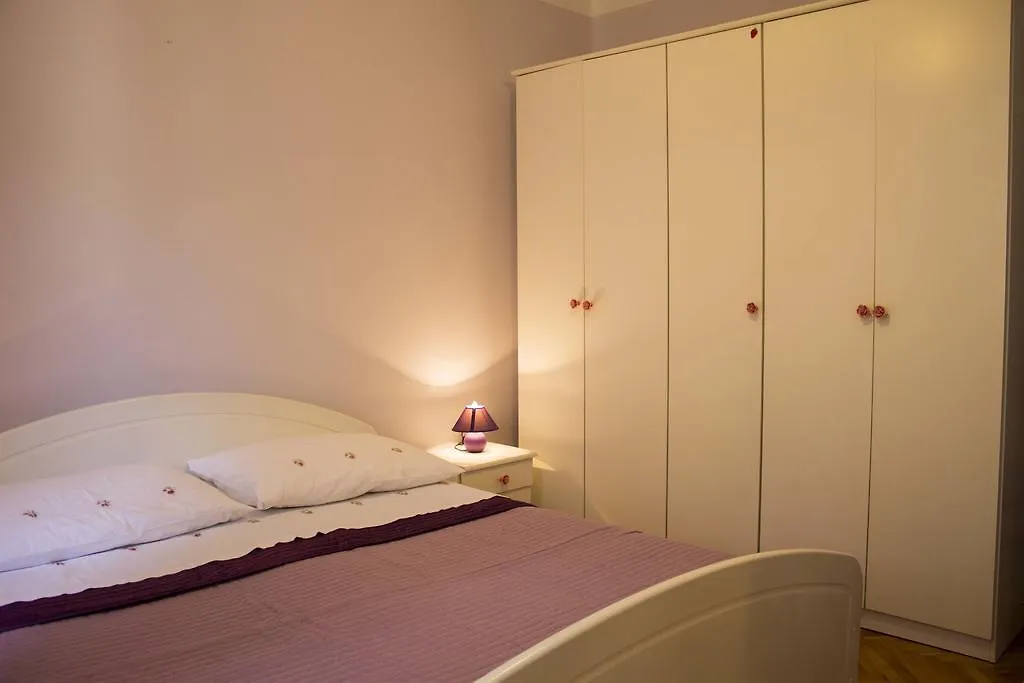 Apartment Gulic Supetarska Draga Croaţia